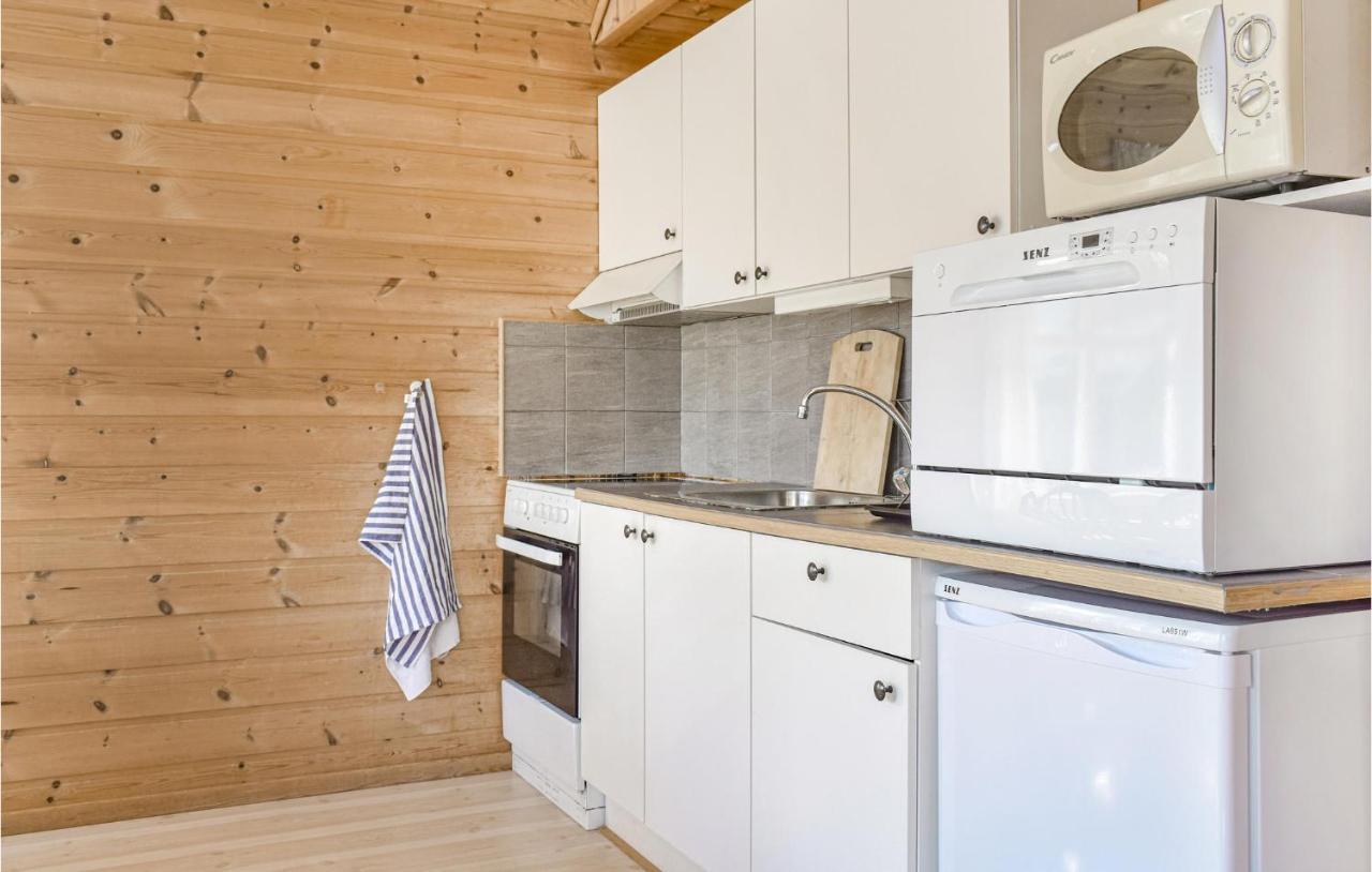 Amazing Home In Vallavik With House Sea View Vangsbygd Kültér fotó