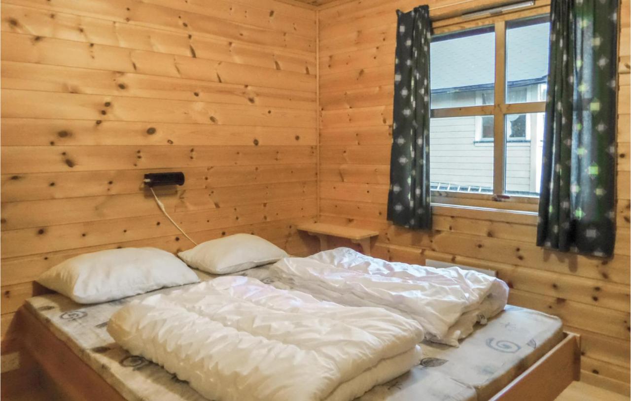 Amazing Home In Vallavik With House Sea View Vangsbygd Kültér fotó